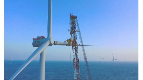 海洋風電風機的葉片來自德國，全長75公尺，每片重27噸，每支風機共有3支葉片，總重量達80噸，由高性能複合材質製作