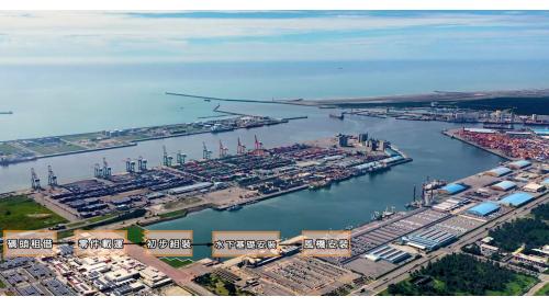 租借台中港碼頭提供離岸風電風機零件存放、運送及組裝；台中港碼進行零件初步組裝、打樁作業進行前，會先由鯨豚觀察船確認周遭海域沒有鯨豚活動，基樁及轉接段安裝，水下基礎完成後，以自升式平台船SEAJACKS ZARATAN進行頂升作業，接續安裝塔筒，再把號稱風機心臟的機艙安裝在塔筒頂端，最後在機艙上依序安裝3支總重達80噸的葉片
