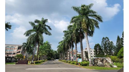 嘉義中學位於公園淨水場旁，為日治時期1924年設立之臺南州立嘉義中學校。