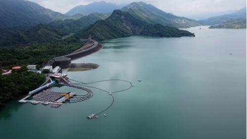 南化水庫位於曾文溪之支流後堀溪上，與曾文水庫相隔約10公里，係共同擔負台南及高雄地區公共給水的重要水庫。於1988年12月開工，1993年11月完工，由榮工處獨力承建，水庫集水面積104平方公里，計畫蓄水量為1億5805萬立方公尺，是台灣公共給水單一目標水庫中最大的水庫。