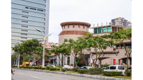 &nbsp;板橋車站南側。