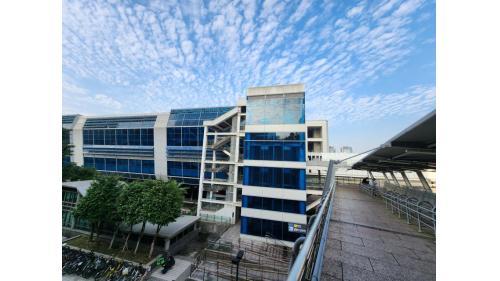 &nbsp;二樓東側空廊則可銜接環狀線車站大廳。
&nbsp;