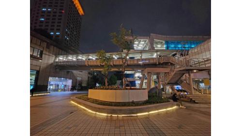 &nbsp;二樓東側空廊則可銜接環狀線車站大廳。
&nbsp;