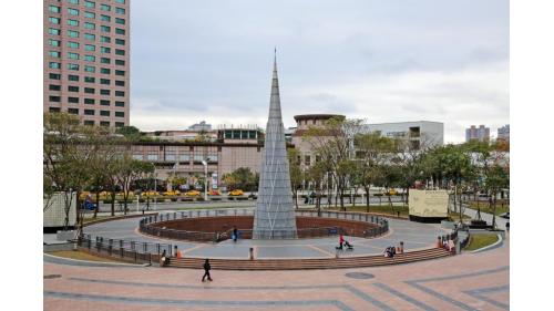 &nbsp;板新北市政府及府前廣場。