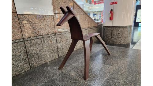 &nbsp;鐵馬，董振平先生作品。