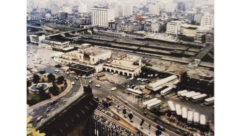 第三代台北車站於1939年在原地改建，於1941年完成，為一座現代主義風格的方塊型水泥建築，當時稱為「台北驛」。昔日長途客運的台北總站即位於台北車站兩側，第三代車站也成為台北地區重要地標。