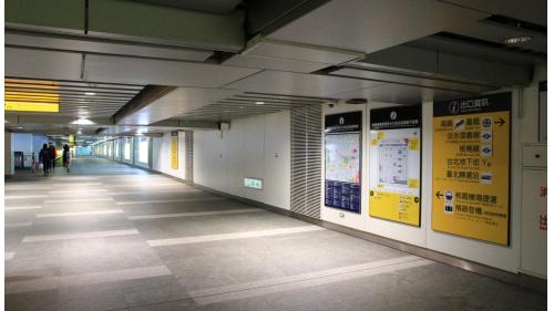 台北車站北3門連接桃園機場捷運線連通道。
&nbsp;