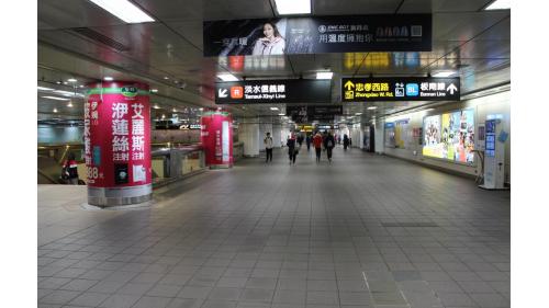 台北車站捷運穿堂層。
&nbsp;
