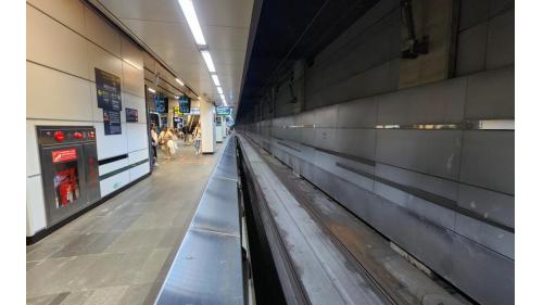 台北車站捷運淡水線月台及軌道。
&nbsp;