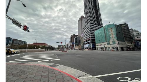 忠孝西路、重慶南路交叉口。