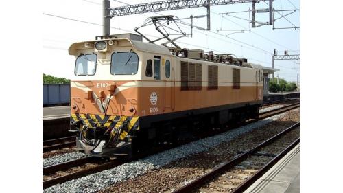 &nbsp;新購電力機車英國GEC E100型電力機車20輛。圖中為E103電力機車。