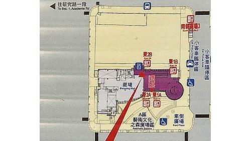 A1棟為地上三層之建築，設有東出入口，東側為台高鐵排煙通風之機房。