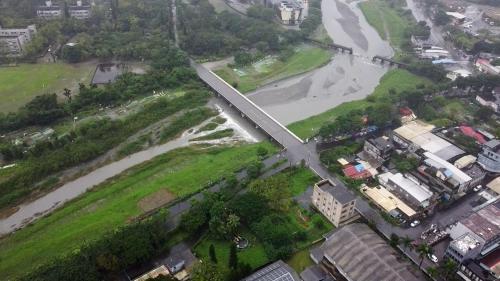 民國時期宜蘭地區公共給水蘇澳淨水場白米溪俯瞰
&nbsp;