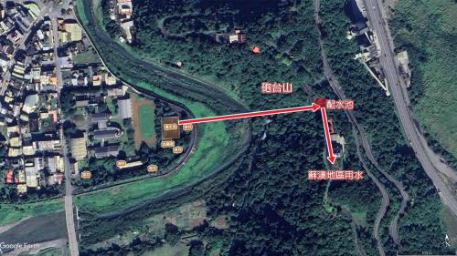 蘇澳淨水場淨水流程為原水自深井經原水抽水機抽出，加藥後送至清水池存放，經加壓送至砲台山配水池，供應蘇澳地區用水。
&nbsp;