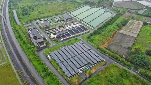 清洲淨水場位於宜蘭縣三星鄉，原水主要來自羅東攔河堰伏流水，於2010年動工興建，範圍13公頃，初期供水1.5萬噸給宜蘭市、員山鄉與壯圍鄉。2014年完工，設計出水量8萬噸，供給全區民生與工業用水，未來將視需求增加供水，尤其是龍德與利澤工業區。