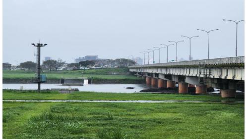 羅東攔河堰位於三星鄉，羅東溪歪仔歪橋下游約25公尺處，水源來自羅東溪及安農溪，於2002年1月開工，2004年2月完工，並配合設置伏流水收集系統，攔取溪水及伏流水，每日可供應20萬噸之原水，主要供應羅東、冬山及宜蘭等地區之用水需求，並改善宜蘭地區超抽地下水造成之地層下陷問題。