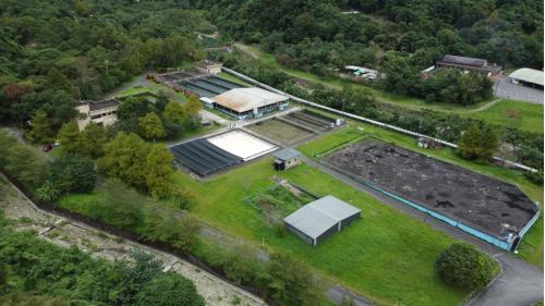 第二淨水系統淨水設施包括分水井、沉澱池、濾過池、濾過井、淨水井以及淨水池。
&nbsp;