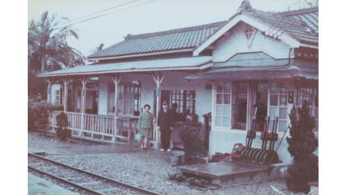 舊豐田站創建於1913年（大正2年）5月1日，原名豐田乘降場，屬招呼站。設站原因與總督府當時在此建立的豐田移民村有關。豐田移民村屬官辦移民村，當時總督府在花蓮一共建有三處官辦移民村，分別為吉野、豐田與林田。1916年（大正5年）9月10日，初代豐田站站房竣工，並於同日改為豐田驛。
&nbsp;