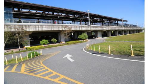 花東線鐵路電氣化工程之起點為花蓮站，自壽豐站、經豐田站、林榮新光站至南平站為雙軌化路段。知本站東部電氣化鐡路之終點。
&nbsp;
