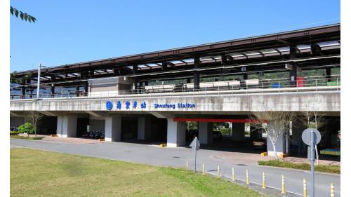 花東線鐵路電氣化工程之起點為花蓮站，自壽豐站、經豐田站、林榮新光站至南平站為雙軌化路段。知本站東部電氣化鐡路之終點。
&nbsp;