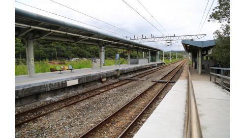 自瑞穗站、經舞鶴鐵橋、新自強隧道、至三民站為雙軌化路段。
&nbsp;