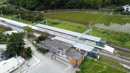 自瑞穗站、經舞鶴鐵橋、新自強隧道、至三民站為雙軌化路段。
&nbsp;
