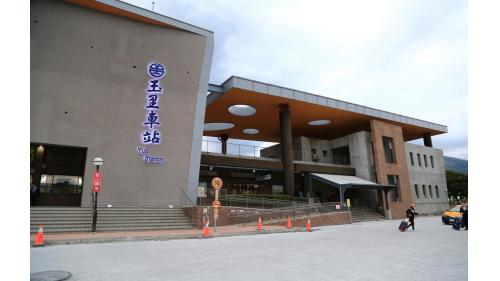 自三民站、經豐坪溪橋至玉里站為單線鐡路。
&nbsp;