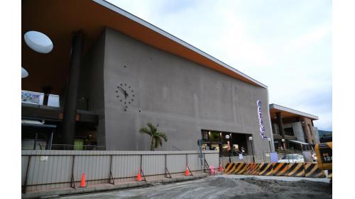 自三民站、經豐坪溪橋至玉里站為單線鐡路。
&nbsp;