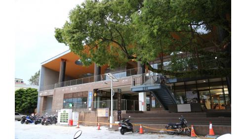 自三民站、經豐坪溪橋至玉里站為單線鐡路。
&nbsp;