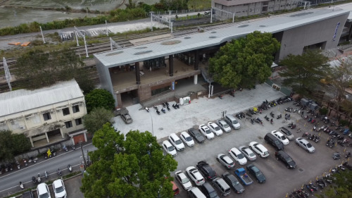 自三民站、經豐坪溪橋至玉里站為單線鐡路。