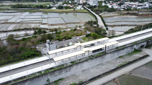 自玉里站、經樂樂溪橋至東里站為雙軌化路段。
&nbsp;