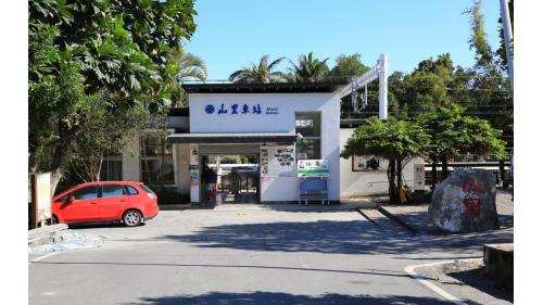 自東里站、經東竹站、富里站、池上站、新武呂溪橋、海端站、關山站、月美二號橋、瑞和站、瑞源站、鹿寮溪橋、鹿野站至山里站為單線鐡路。
&nbsp;