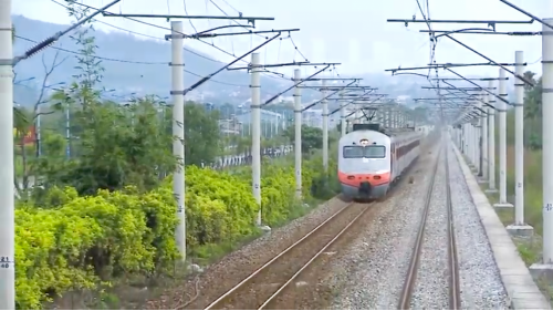 花東線鐵路全線單軌電氣化於103年6月通車
&nbsp;