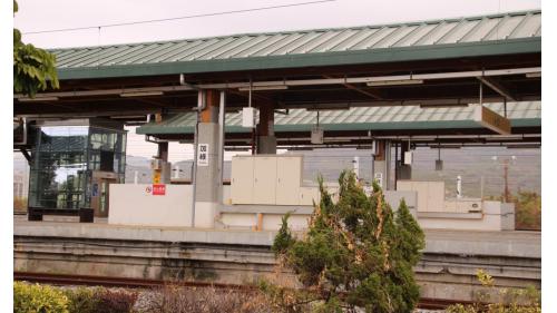 加祿車站位於屏東縣枋山鄉，1992年10月設立，早期作為軍事運輸及車輛之用，故車站腹地廣闊，但使用人數較少，被稱作「最大的小站」。加祿車站是少數仍在販售名片式車票之車站，可購買「加祿 - 東海」吉祥票，象徵「嘉官晉祿，福如東海」。車站為平面車站，設有島式月台2座，透過地下道連接。