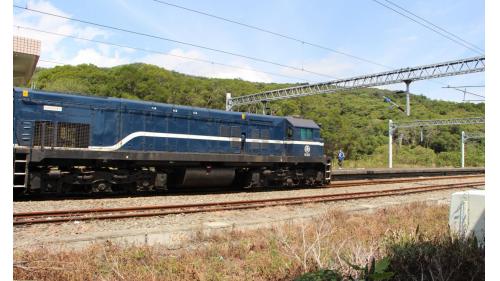 古莊車站 在2017年10月結束客運服務，降為號誌站。車站西端是古莊三號隧道，北端是古莊四號及五號隧道。