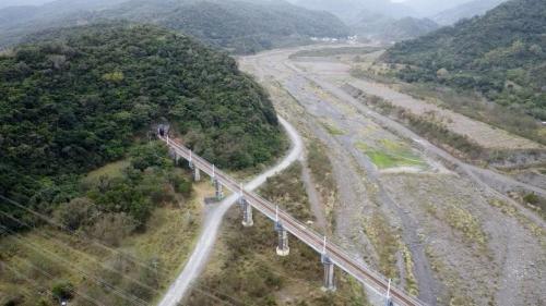 大武一號隧道位於古莊號誌站至大武車站之間，長372公尺。
&nbsp;