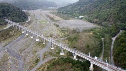 大武一號隧道位於古莊號誌站至大武車站之間，長372公尺。
&nbsp;