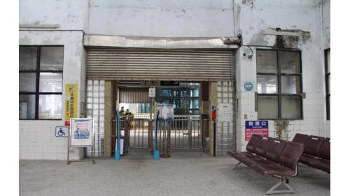 在富山號誌站至瀧溪車站之間，有富山隧道(74公尺)、大竹一號隧道(1452公尺)以及大竹溪橋。