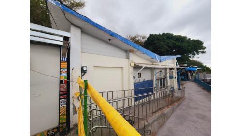 多良車站位於瀧溪站與金崙站區間，自2006年7月1日起結束旅客業務，同年10月1日正式裁撤。
&nbsp;