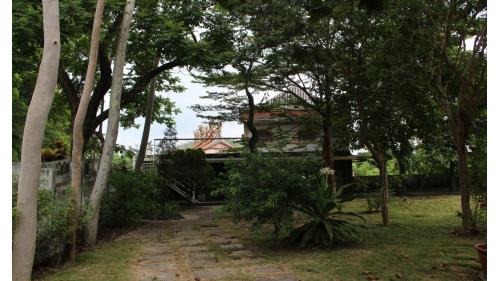 濾過池為鋼筋混凝土構造，當時水道設施為圳水經過濾後，利用高差水位配水至市街。1975年過濾設施改建為兒童游泳池，於1996年廢棄。原貌已不覆見。
&nbsp;