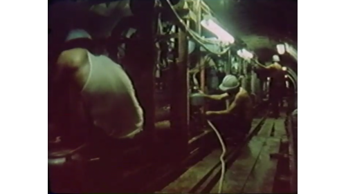 1982年7月28日，潛盾機正式進入4號井準備大修，工作人員在機頭中檢修保養零件，並且抽換磨損的絞刀與止水帶。