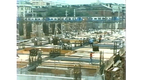 台北新站由榮工處承建的部分，包括地下連續壁的打設、土方挖運、地下四層及地上六層車站建築結構施工、東停車場，大眾捷運系統部分及主變電站大樓結構等。