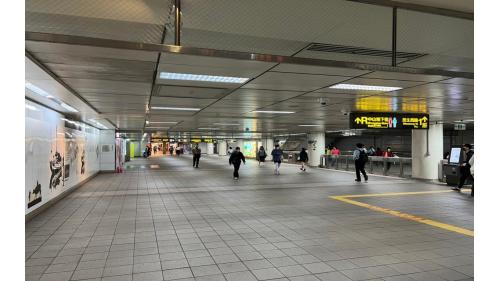 雙連站地下一樓大廳層設有車站大廳、詢問處、自動售票機、驗票閘門中山地下街(站體南側)、洗手間(地下街內)。
&nbsp;