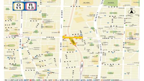 民權西路站位於台北市中山區、大同區交界處，為淡水信義線(R)與中和新蘆線(O)之轉乘站，與圓山站之間為淡水線地下段至高架段之過渡帶。
&nbsp;
