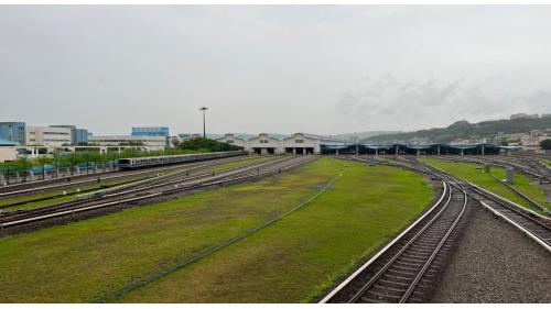 北投機廠位於復興崗站南邊，是台北捷運興建的首項工程項目，為台北捷運淡水信義線以及新北投支線的唯一調度機廠，是台北捷運面積最大、等級最高的五級機廠，除了擁有一般機廠的功能外，北投機廠還具有其他初期路網機廠所沒有的電聯車及相關設備，其佔地面積約為41公頃，可駐車數為30輛列車，更曾為東南亞地區最大的鐵路機廠。
&nbsp;