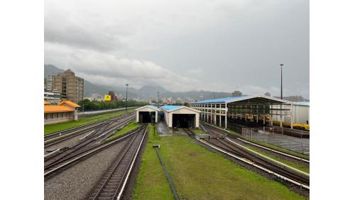 北投機廠位於復興崗站南邊，是台北捷運興建的首項工程項目，為台北捷運淡水信義線以及新北投支線的唯一調度機廠，是台北捷運面積最大、等級最高的五級機廠，除了擁有一般機廠的功能外，北投機廠還具有其他初期路網機廠所沒有的電聯車及相關設備，其佔地面積約為41公頃，可駐車數為30輛列車，更曾為東南亞地區最大的鐵路機廠。
&nbsp;