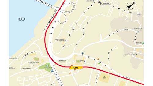 關渡站車站位於關渡國小東南側，大度路巷內，大致為中央北路、大度路與立功街間地帶，地面車站，兩個側式月台，兩個出入口。本站設有半高式月台門。
&nbsp;
