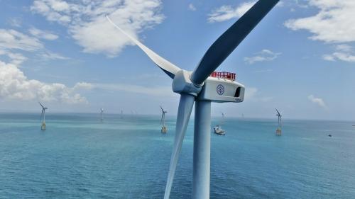 台電離岸風電一期，由日商日立(Hitachi)負責21座發電量5.2MW的下風向型風機的製造、組裝、運行和維護等相關作業。
&nbsp;