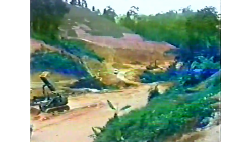 &nbsp;上游段地面電廠屬於高邊坡開挖的形式，一方面開挖一方面種草植生，以保護開挖邊坡的穩定性。
