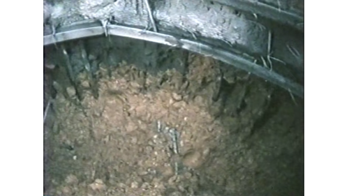 &nbsp;         基於地質狀況及施工安全考量，採超微粒水泥灌漿及管幕支撐，以改良並強化隧道周圍地盤。